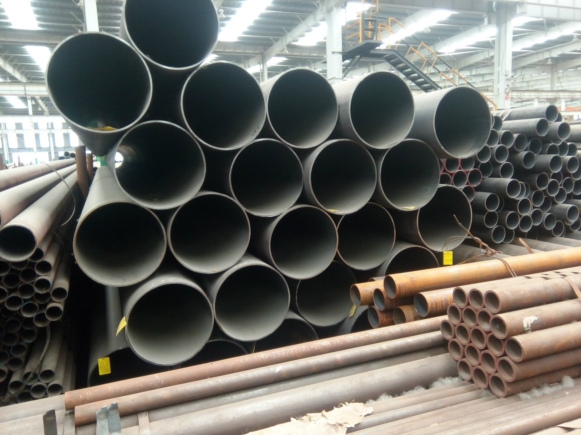 聚氨酯保温钢管 兼具卓越性能与广泛应用的无缝保温解决方案